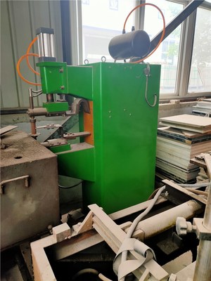 河南鄭州金水區高價回收門廠設備 冷壓機、精密鋸及北京叉車、木工機械的循環利用之道